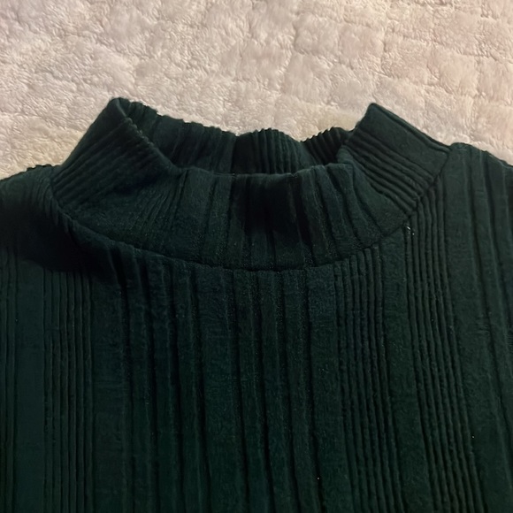 Green SHEIN crop sweater - Picture 3 of 5